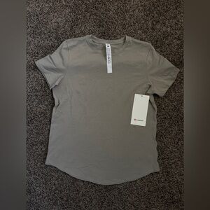 lululemon athletica Short-Sleeve Crewneck Tee in Light Gray